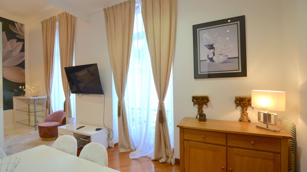 Photo of Others in Les Fleurs