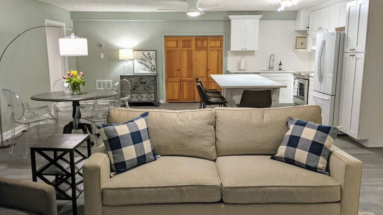 Photo of Livingroom in Lawrenceville