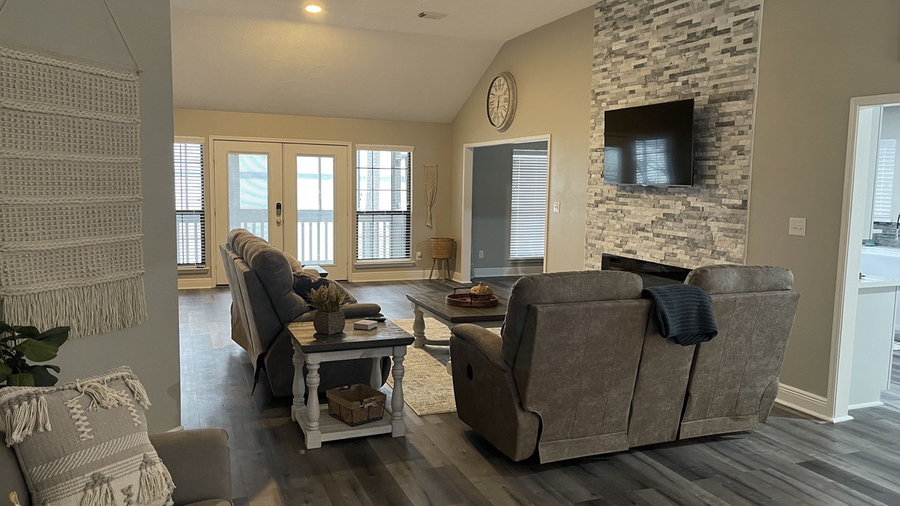 Photo of Livingroom in Pointblank