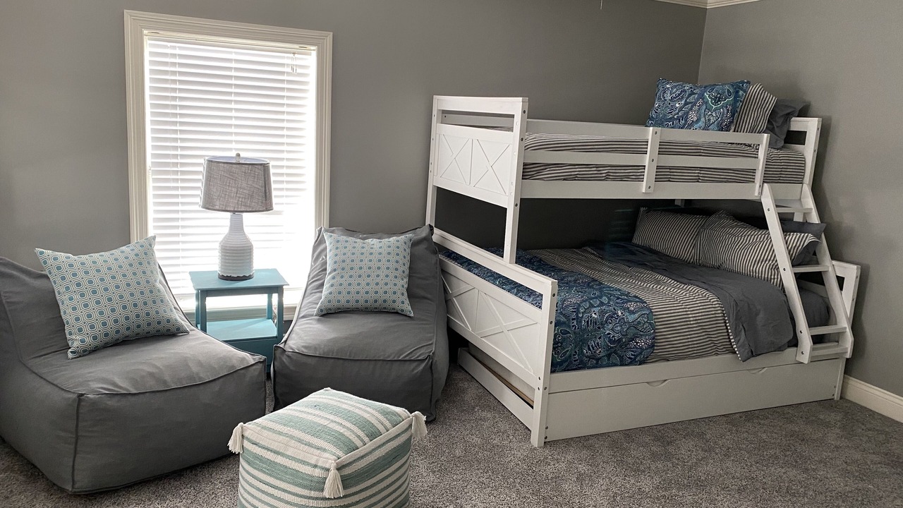 Photo of Bedroom in Sulphur