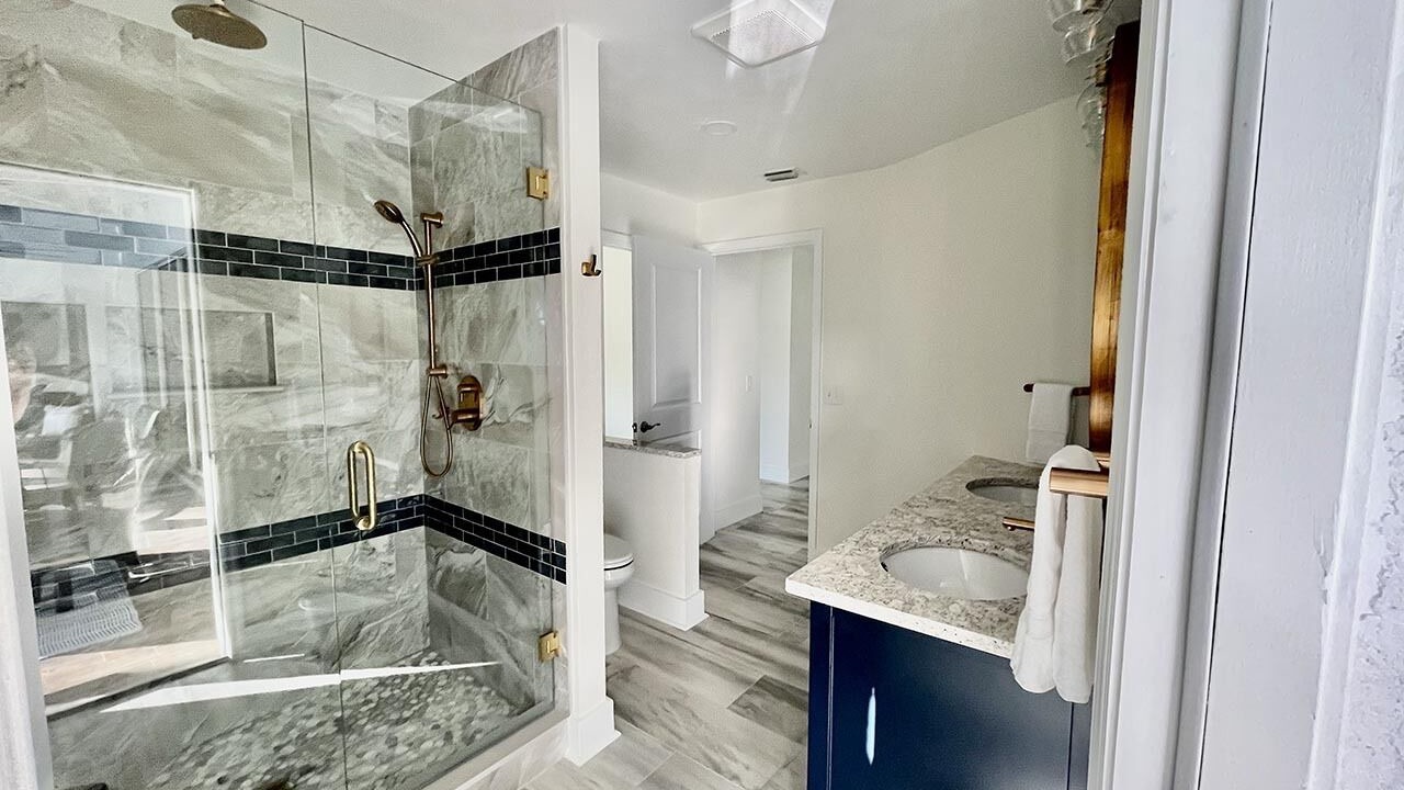 Photo of Bathroom in Caloosahatchee