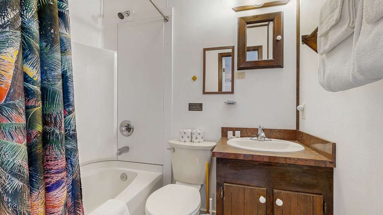Photo of Bathroom in Palisade Acres