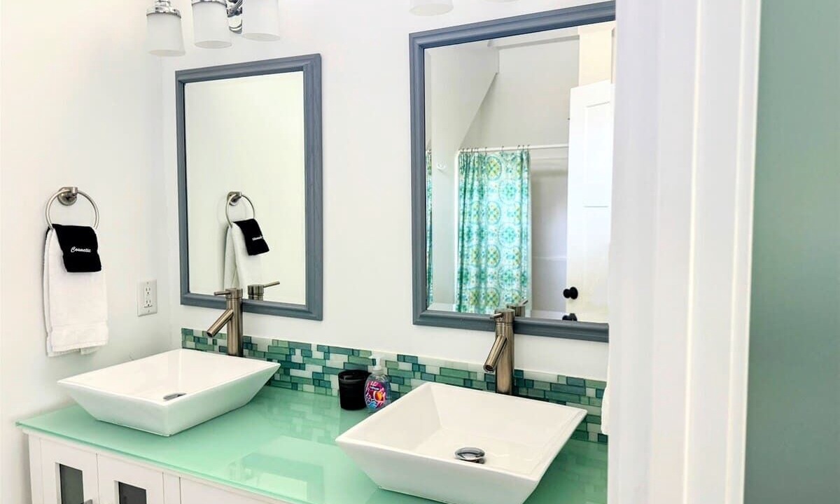 Photo of Bathroom in Miami Park