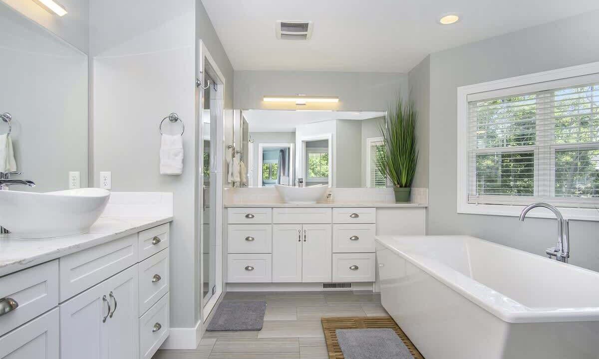 Photo of Bathroom in Miami Park