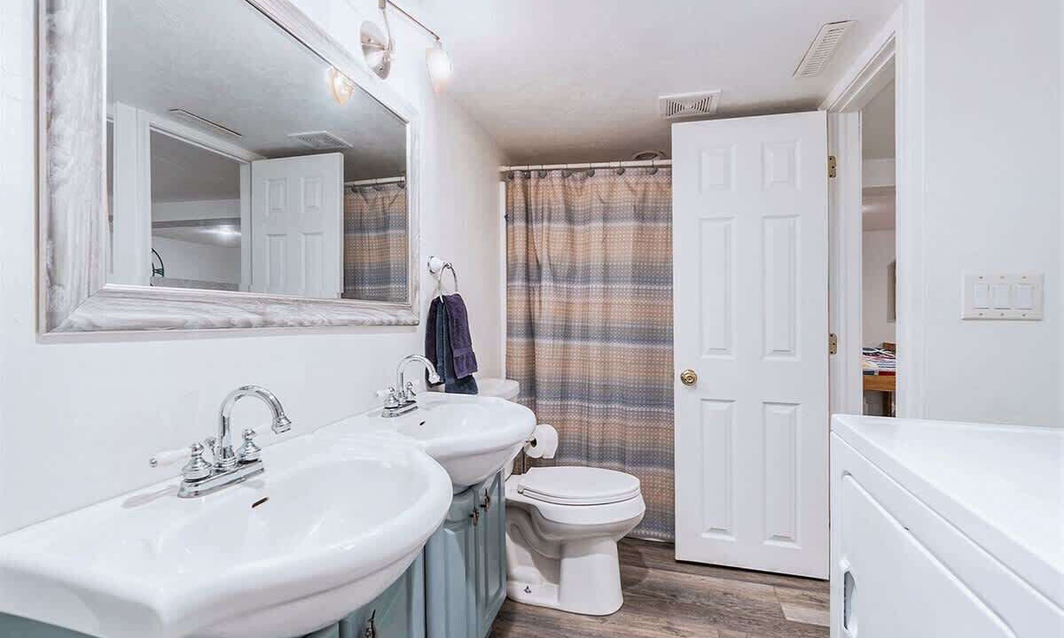 Photo of Bathroom in Glenn Haven Shores