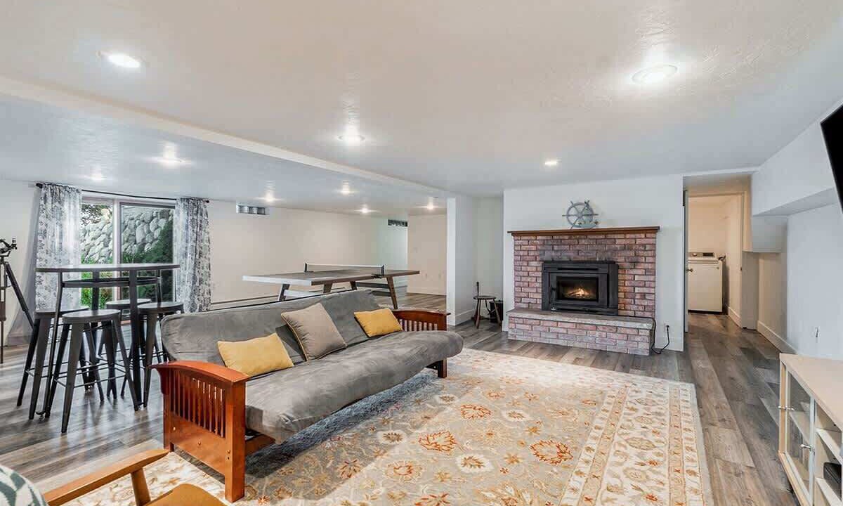 Photo of Livingroom in Glenn Haven Shores