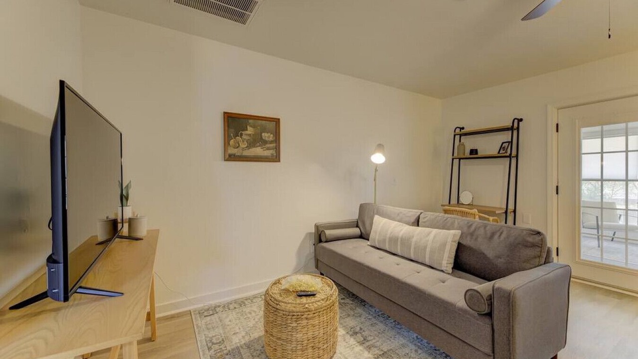 Photo of Livingroom in Earlewood
