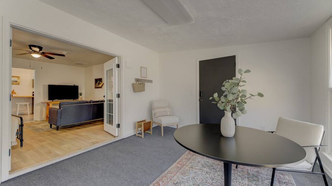 Photo of Livingroom in Earlewood