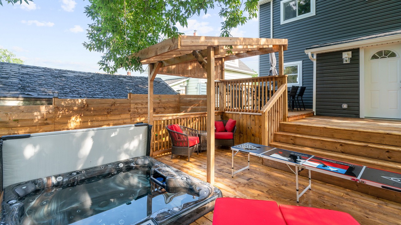 Photo of Patio Balcony in Niagara Falls