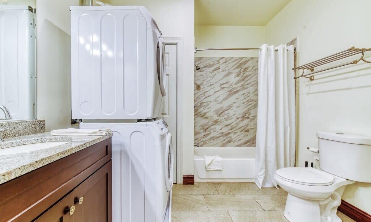 Photo of Bathroom in West Poplar