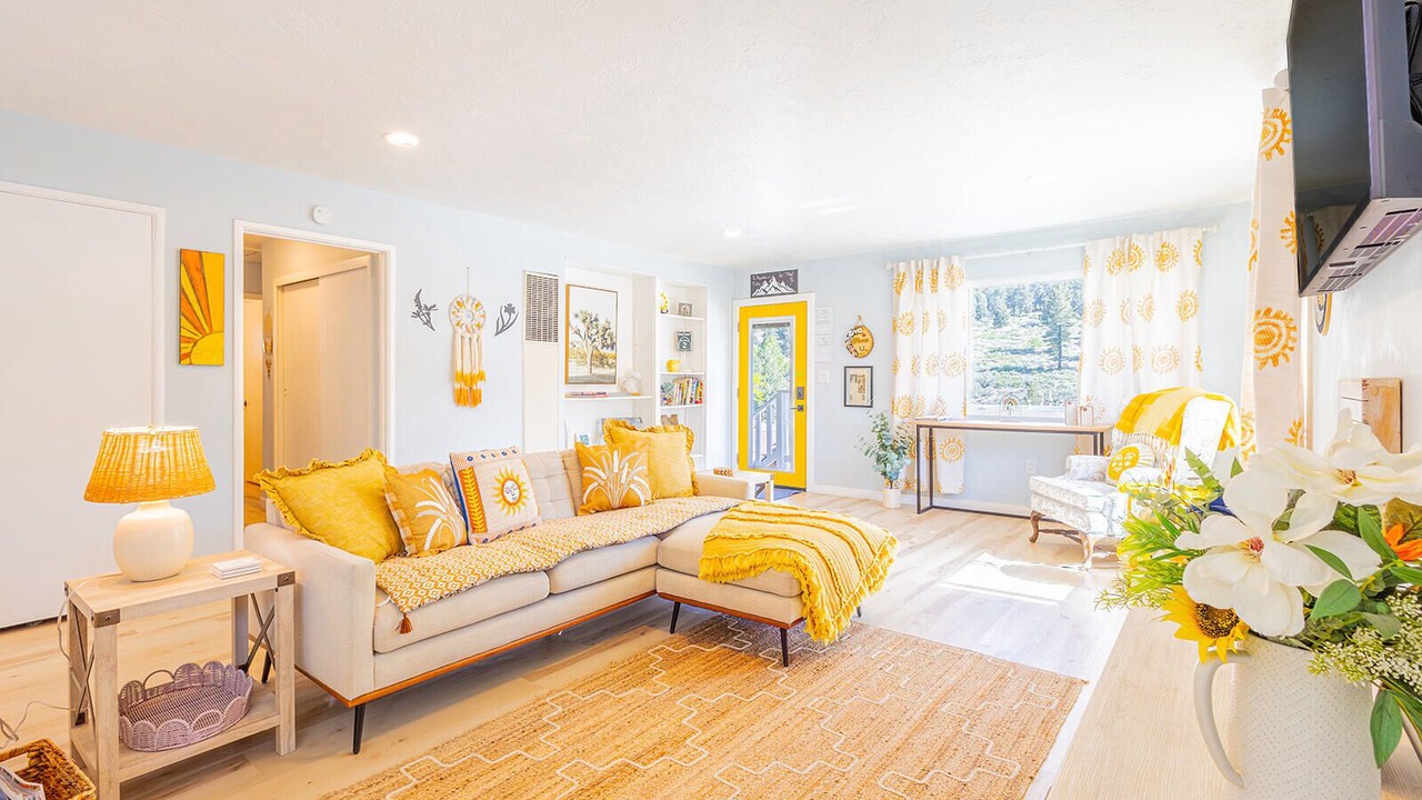 Photo of Livingroom in Wrightwood