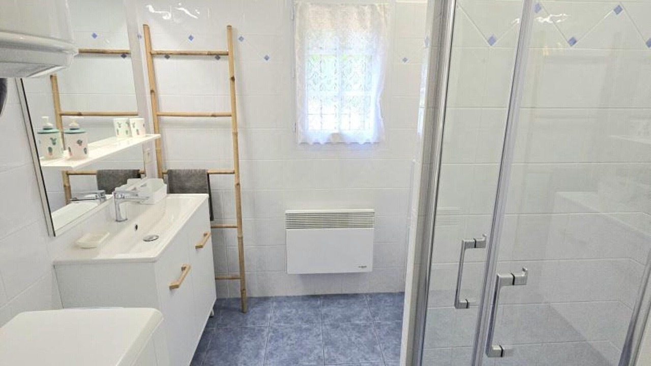Photo of Bathroom in Eymet