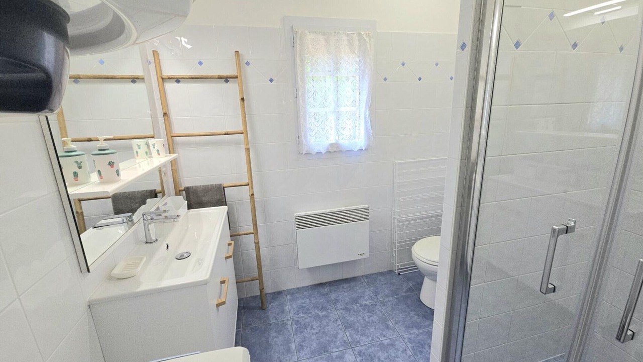 Photo of Bathroom in Eymet