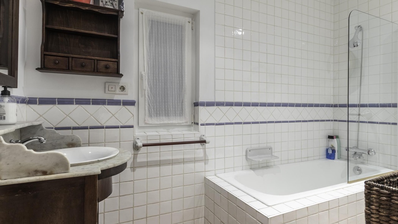 Photo of Bathroom in Bilbao Old Town