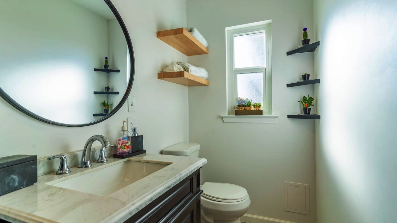Photo of Bathroom in Biggs Field