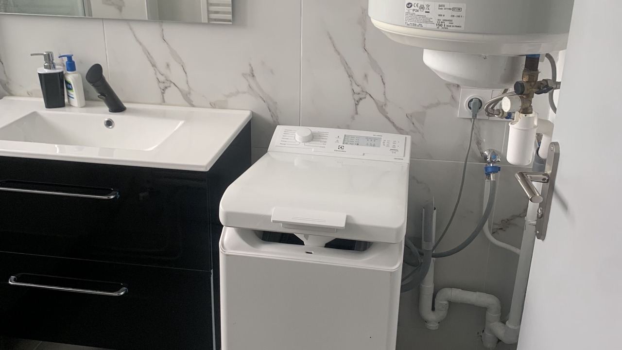 Photo of Bathroom in Saint-Jean-de-la-Ruelle