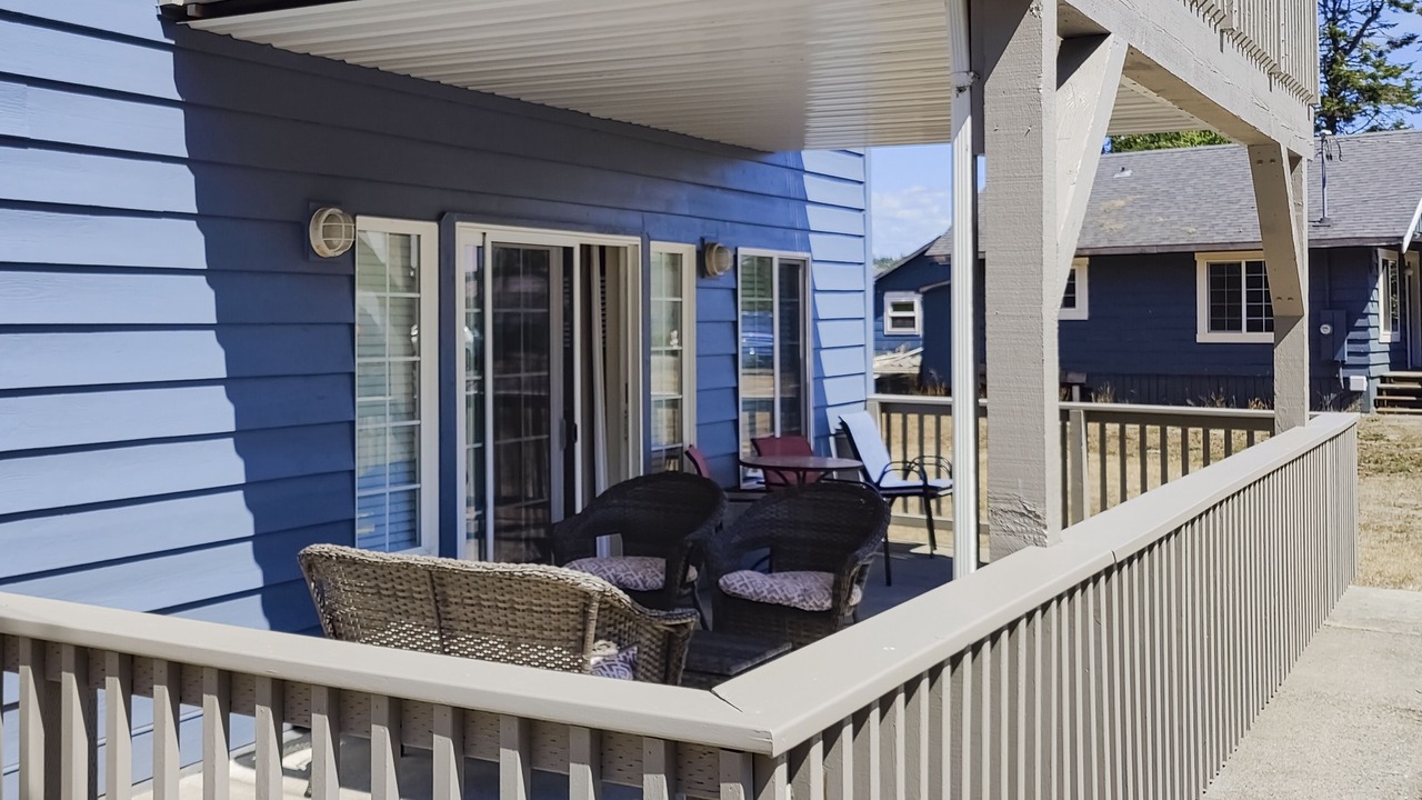 Photo of Patio Balcony in Dunes City