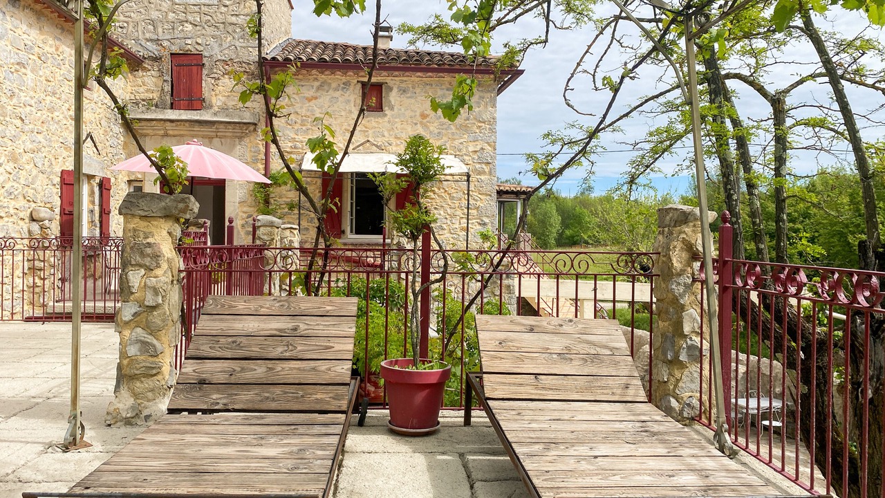 Photo of Patio Balcony in Saint-Andre-de-Cruzieres