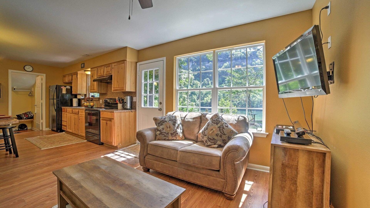 Photo of Livingroom in Flippin
