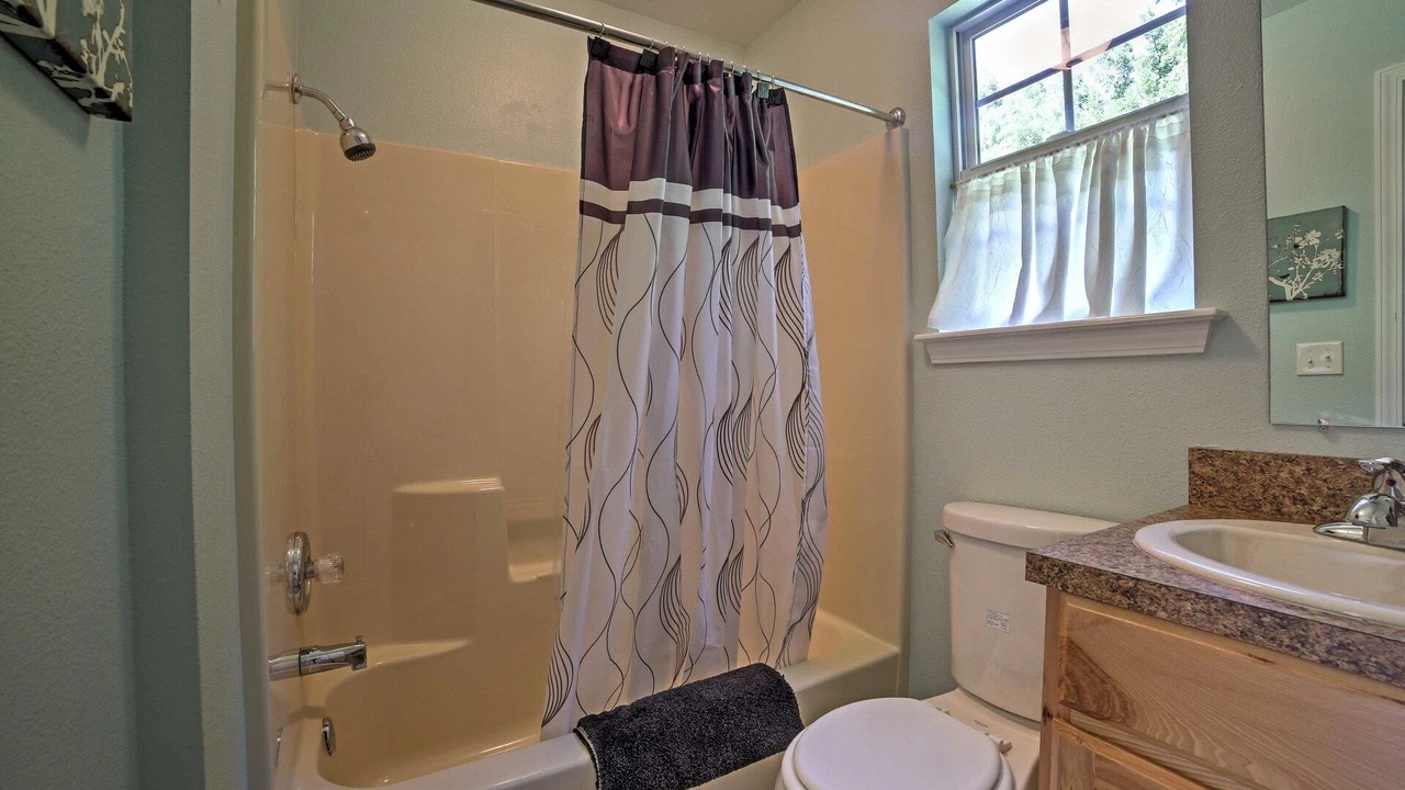 Photo of Bathroom in Flippin