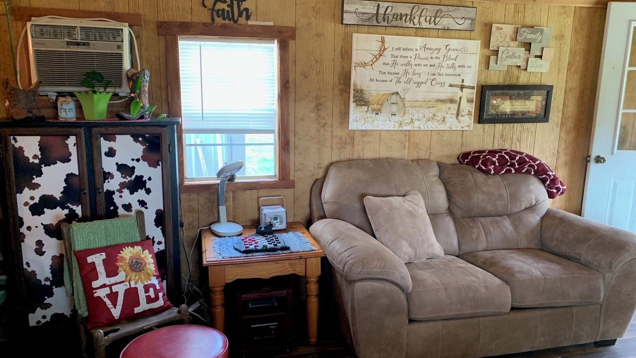 Photo of Livingroom in Calico Rock