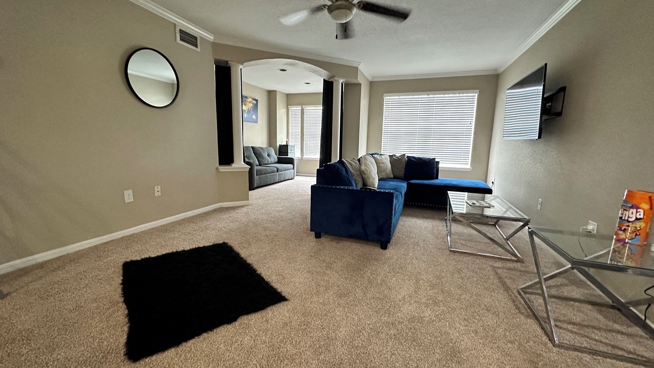 Photo of Livingroom in Astrodome