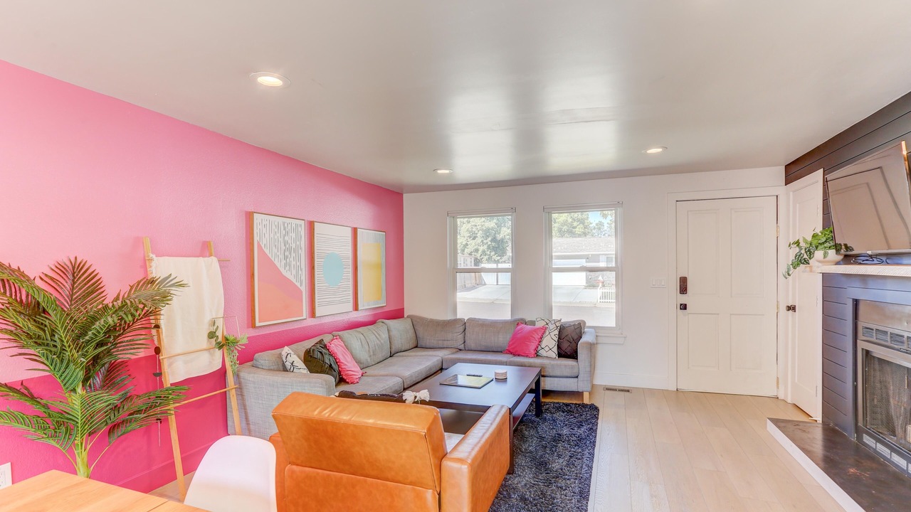 Photo of Livingroom in Berkley