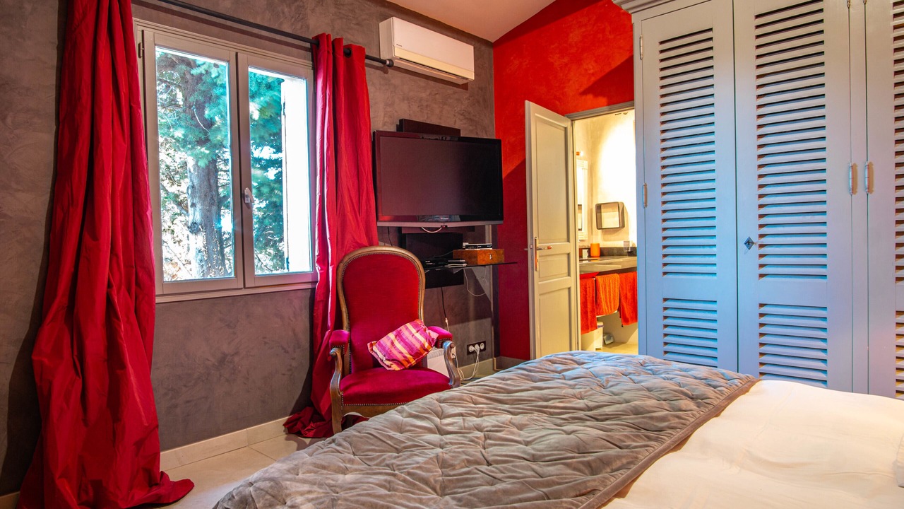 Photo of Bedroom in Lagnes