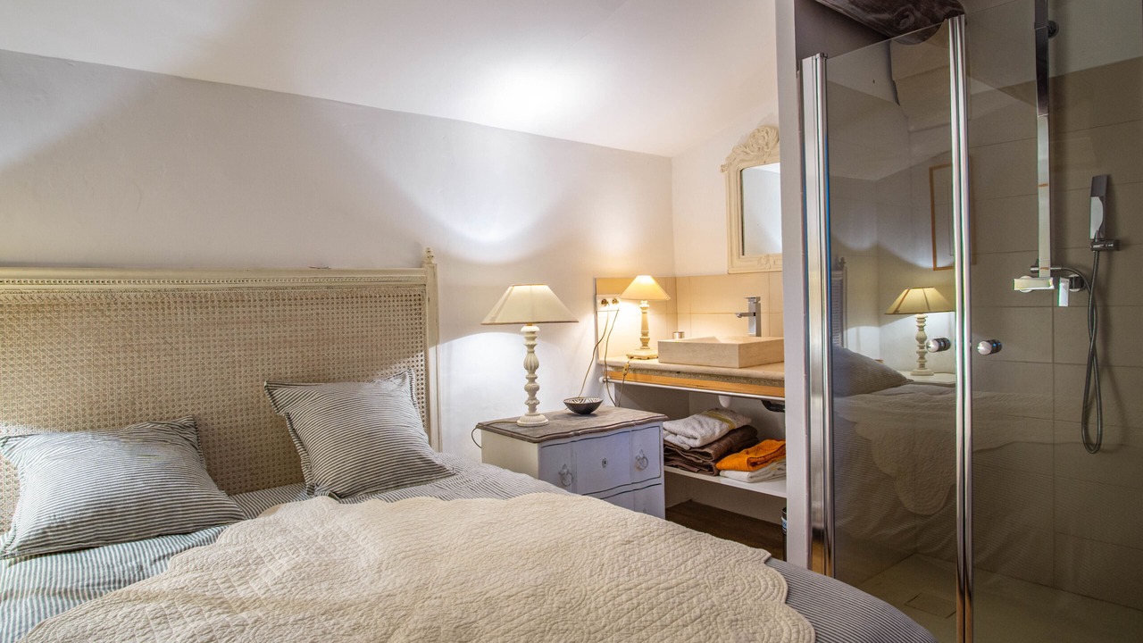Photo of Bedroom in Lagnes