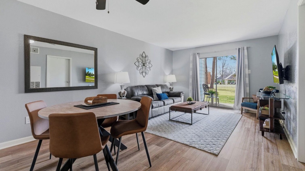 Photo of Livingroom in Walden on Lake Conroe