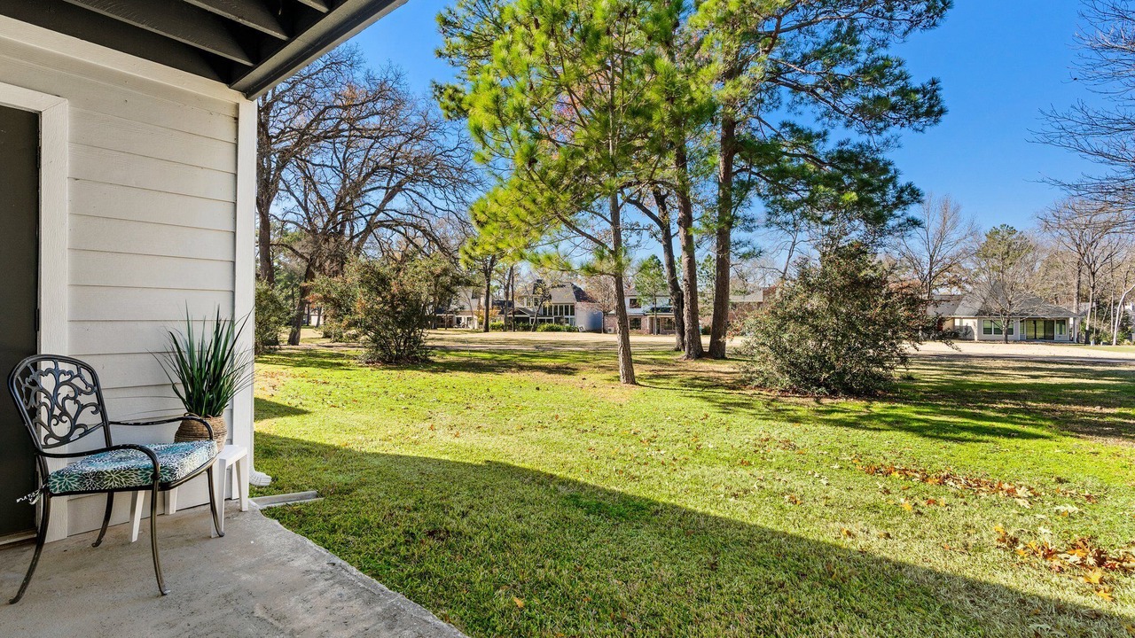 Photo of Patio Balcony in Walden on Lake Conroe