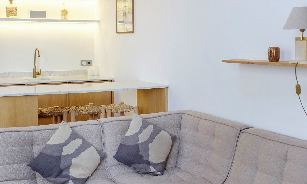 Photo of Livingroom in Archives