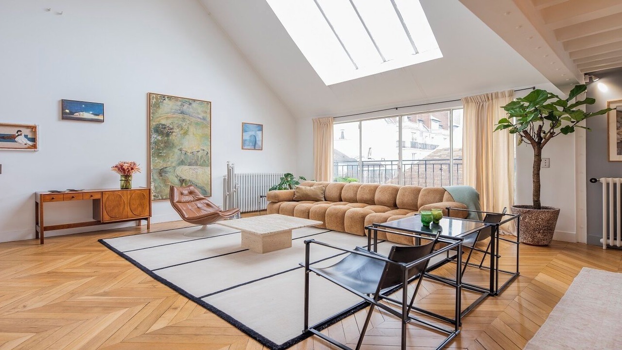 Photo of Livingroom in Archives