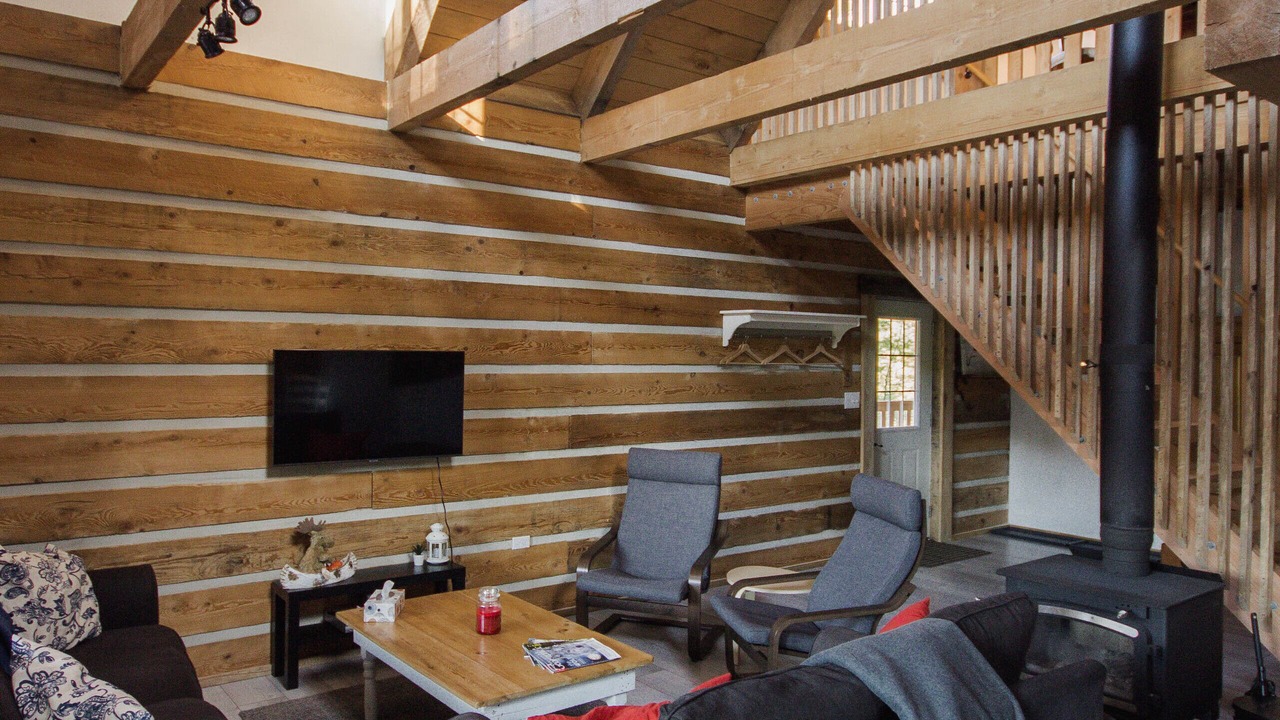 Photo of Livingroom in Muskoka Lakes