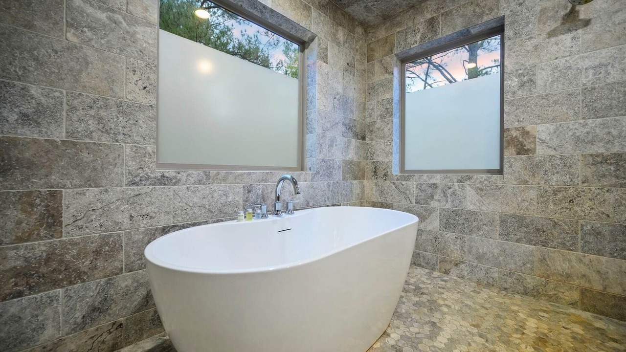 Photo of Bathroom in Broken Bow