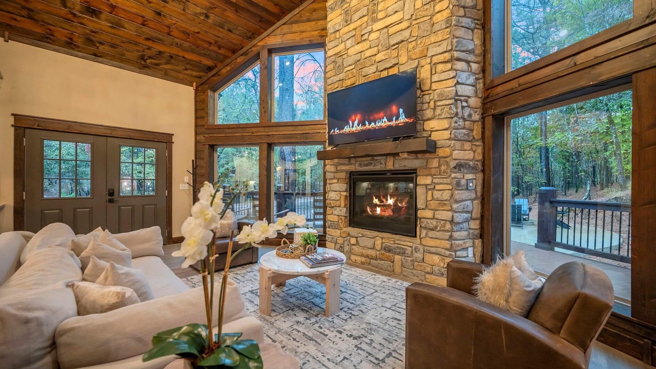 Photo of Livingroom in Broken Bow