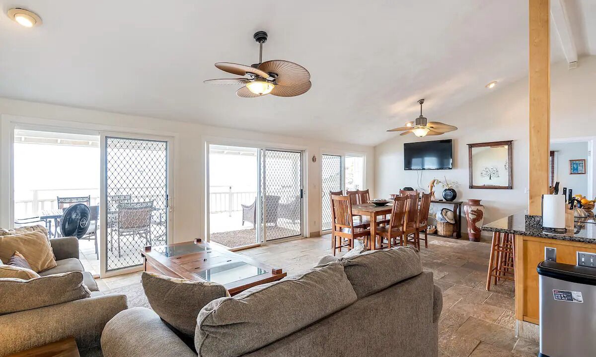 Photo of Livingroom in Makaha