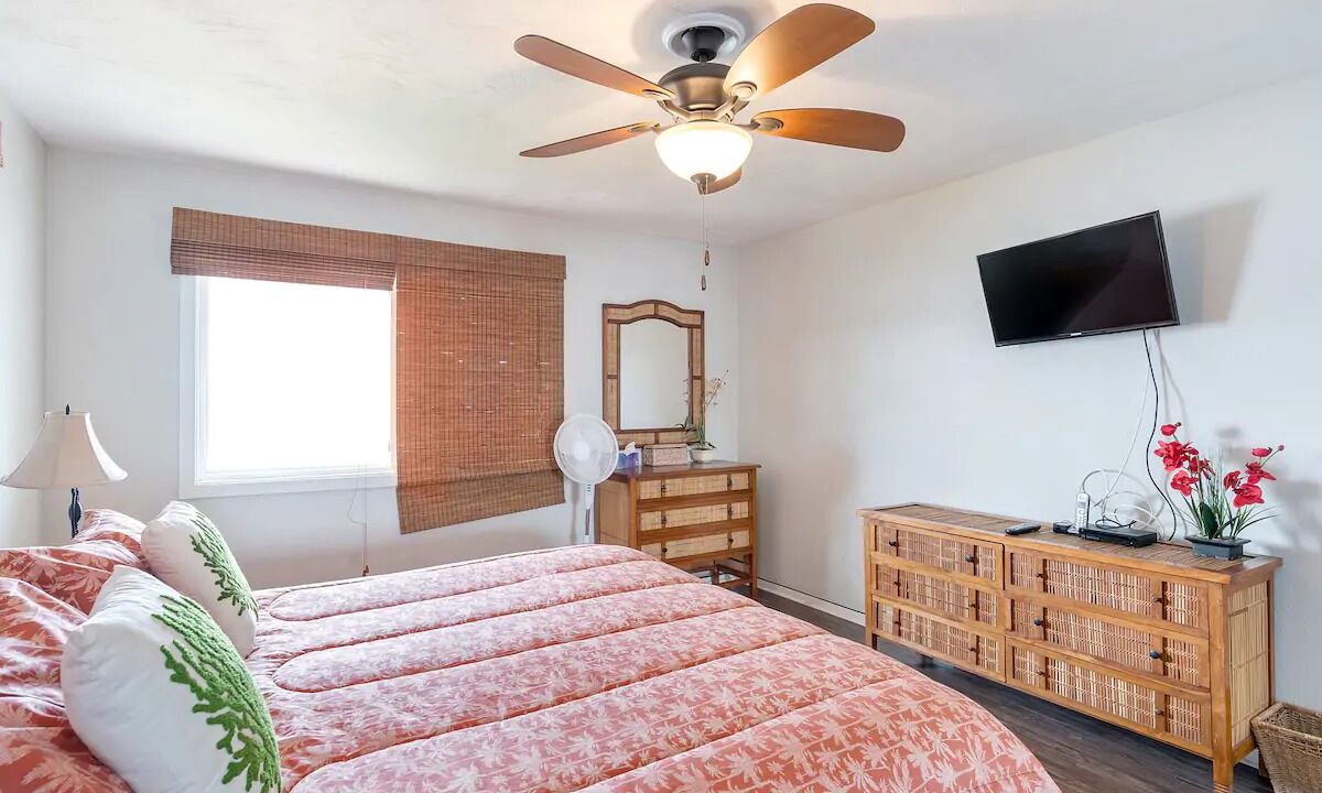 Photo of Bedroom in Makaha