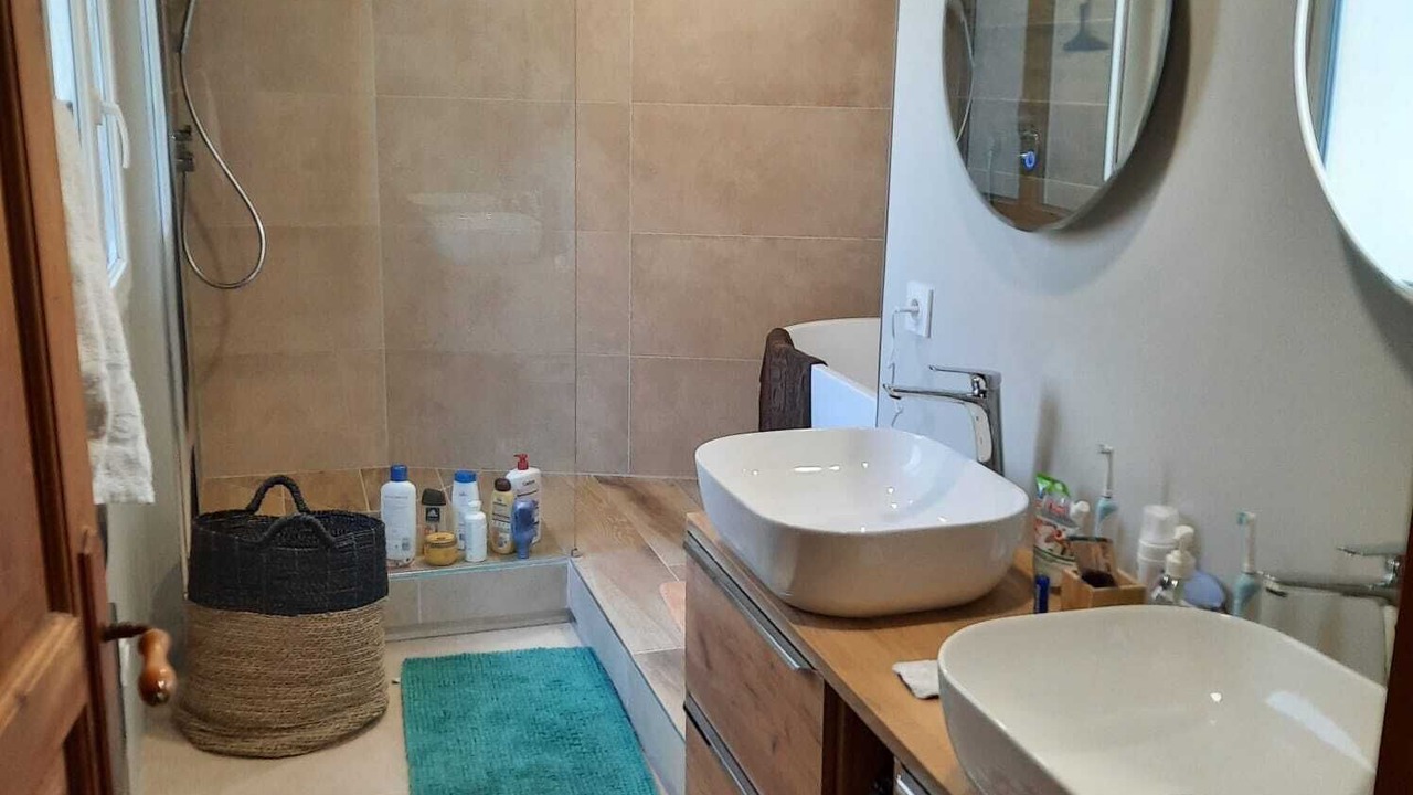 Photo of Bathroom in Roquemaure