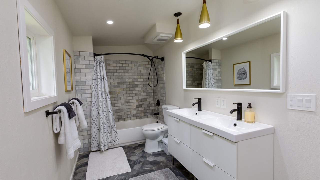 Photo of Bathroom in Oatfield