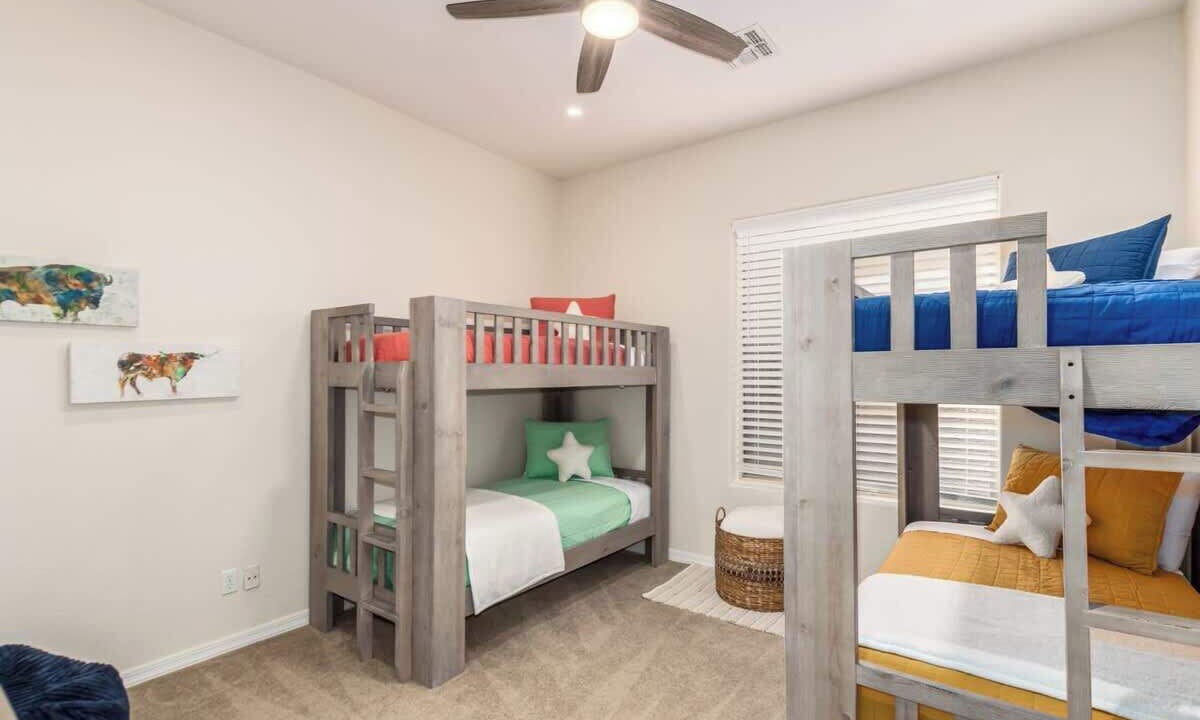 Photo of Bedroom in Paradise Valley Village