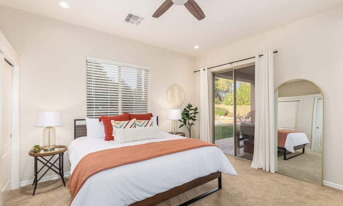 Photo of Bedroom in Paradise Valley Village