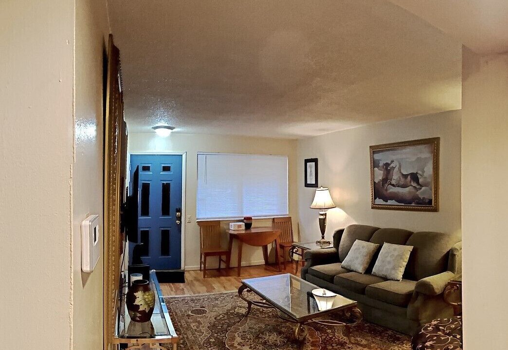 Photo of Livingroom in Lafayette Square