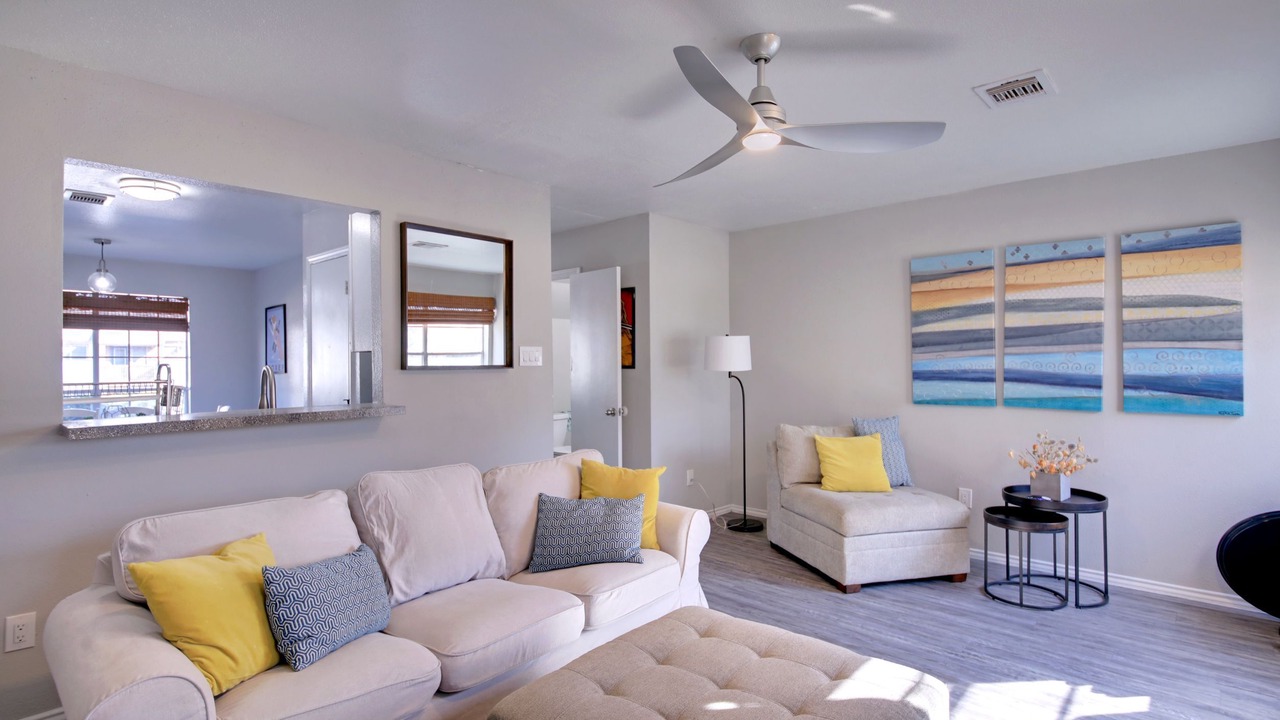 Photo of Livingroom in Pleasant Valley