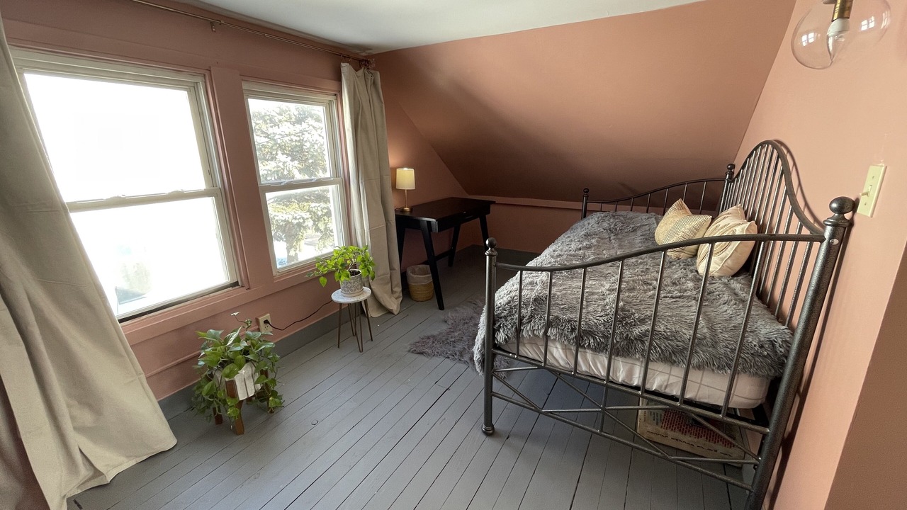 Photo of Bedroom in Bay City