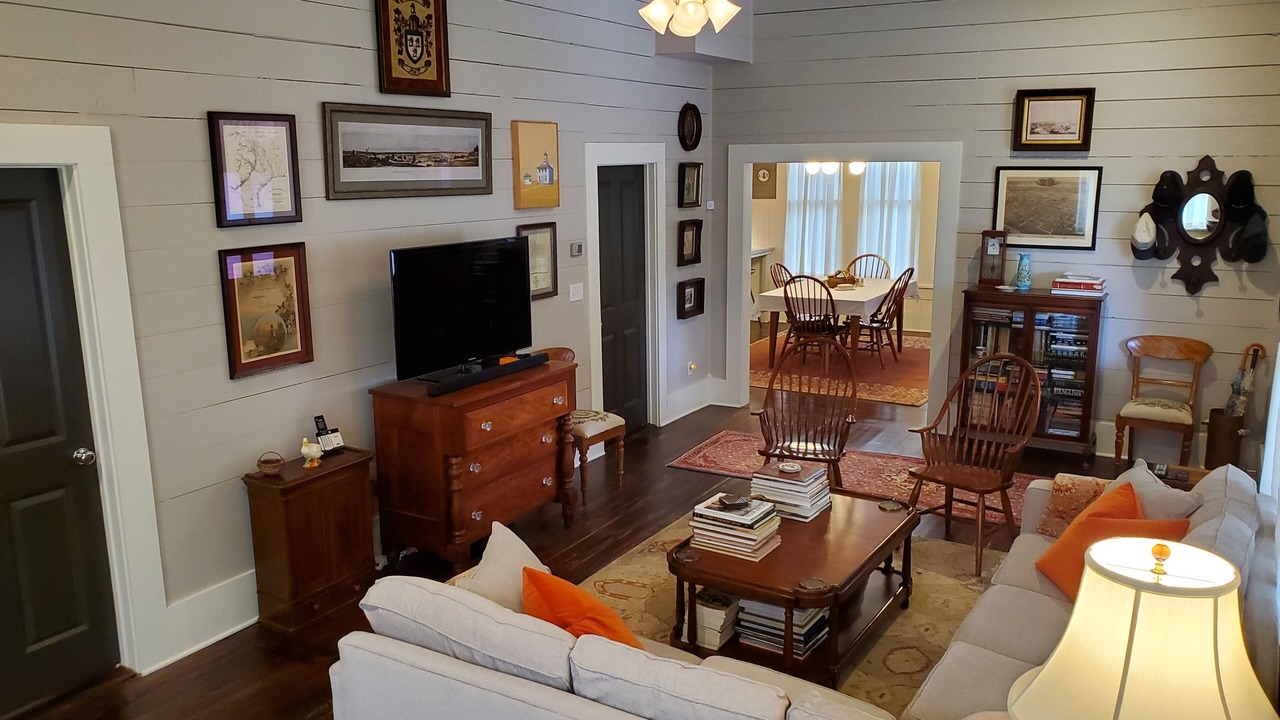 Photo of Livingroom in La Grange