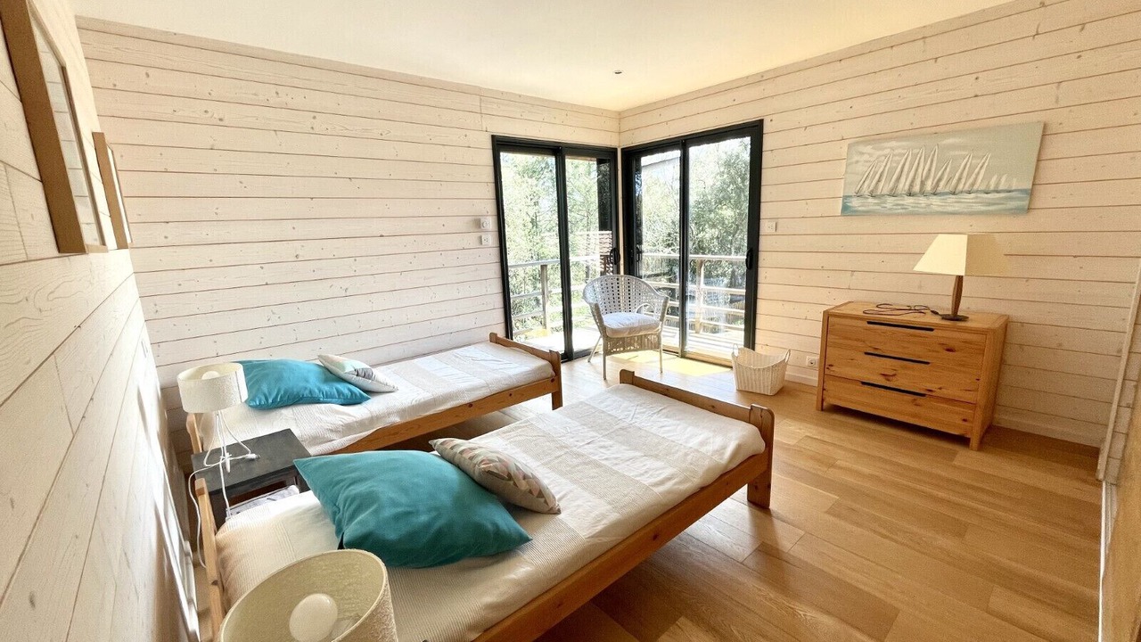 Photo of Bedroom in Maubuisson