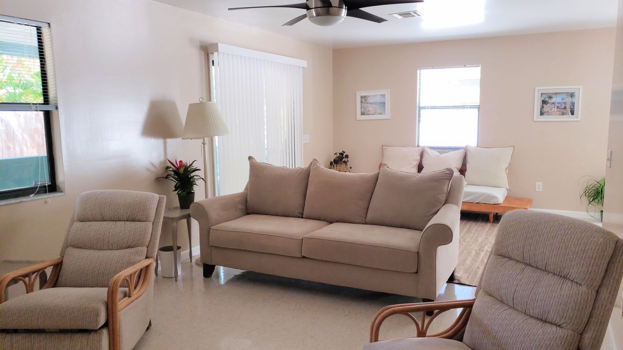 Photo of Livingroom in South Pinellas Community Council