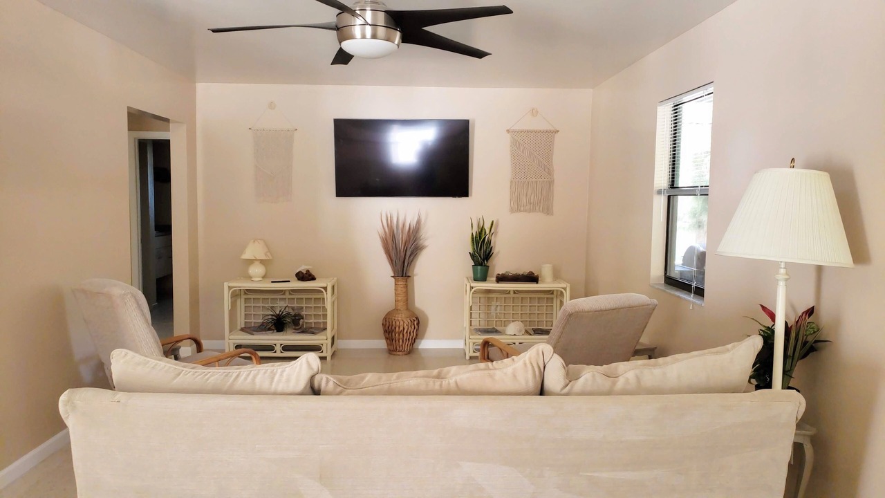 Photo of Livingroom in South Pinellas Community Council