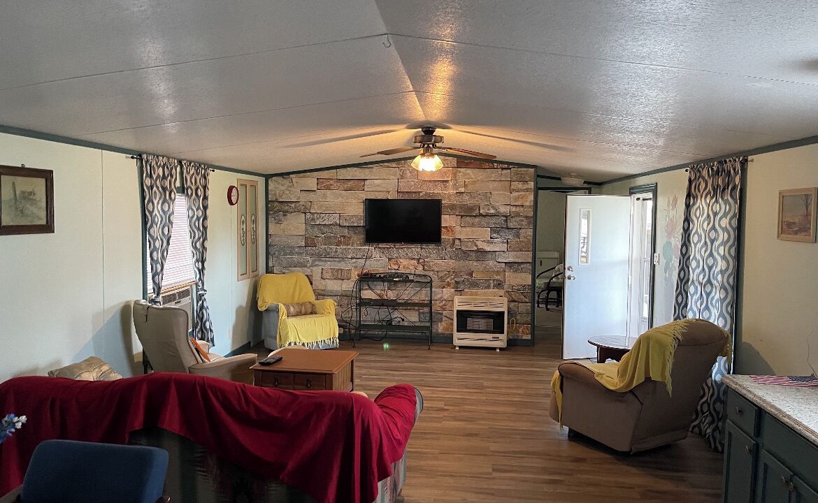 Photo of Livingroom in Jewett